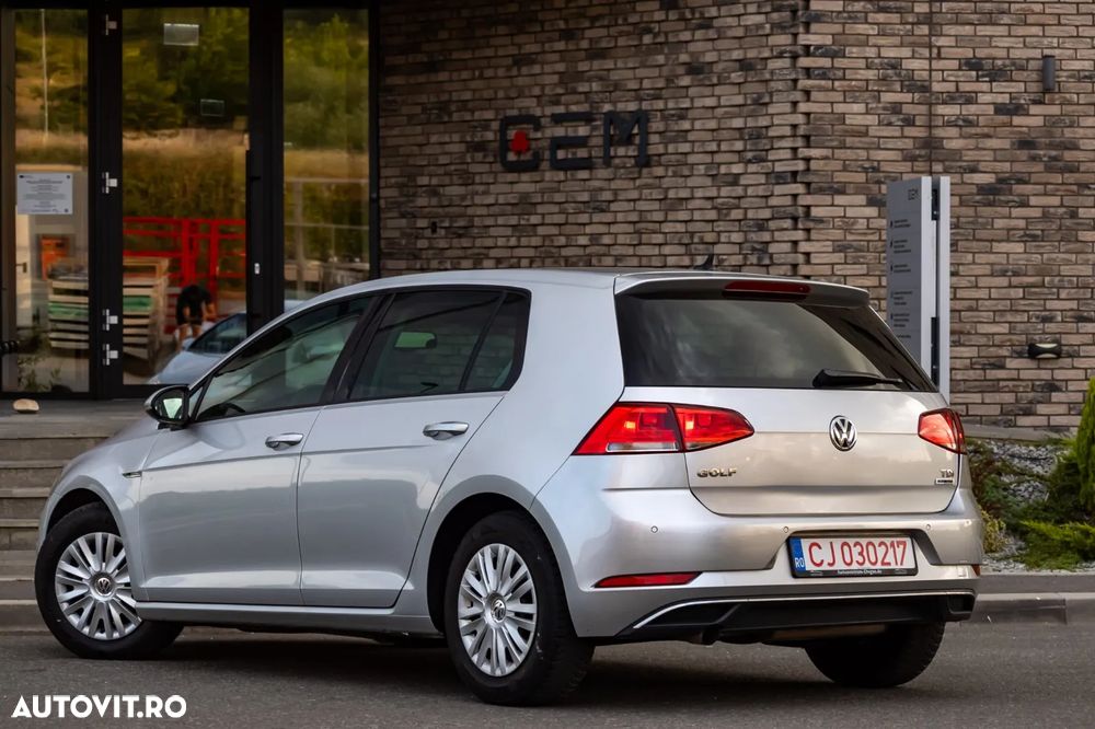 Volkswagen Golf 1.6 TDI BlueMotion Technology Cup - 4