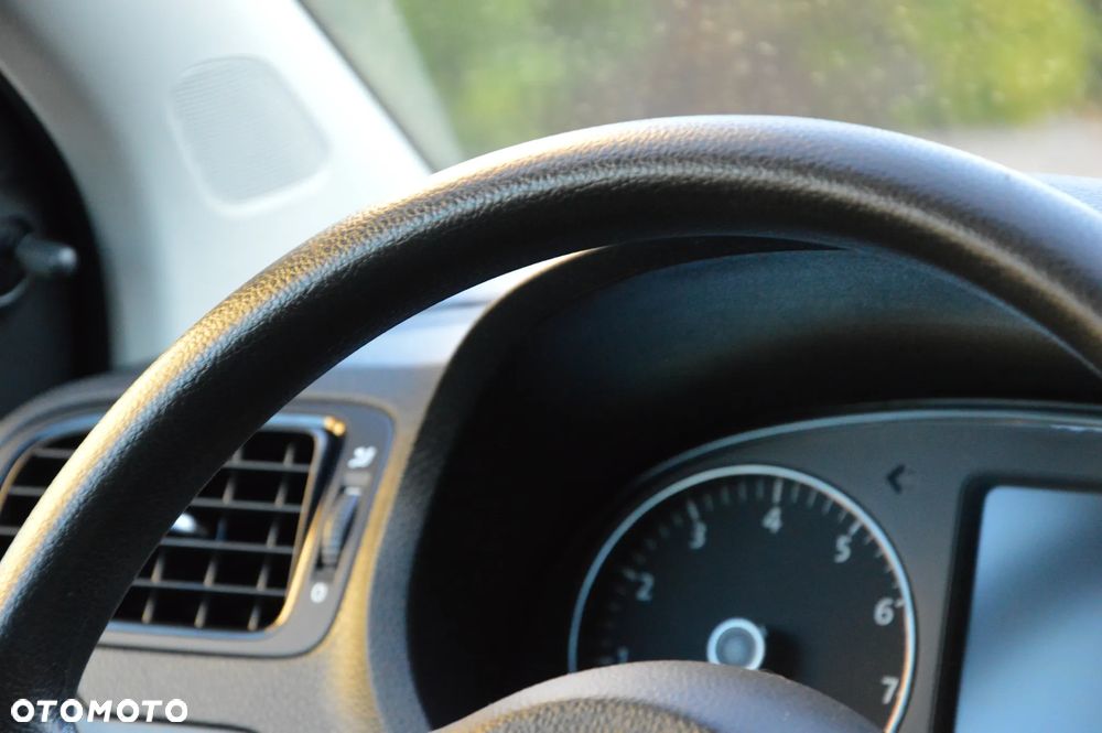 Volkswagen Polo - 16