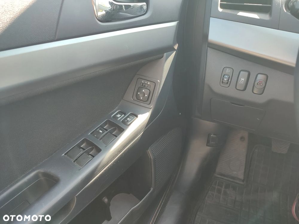 Mitsubishi Lancer 1.8 Intense - 24
