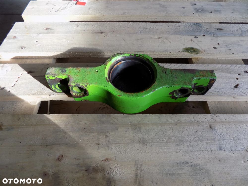 Merlo P 34.7 mocowanie wieszak ucho mostu tylnego - 5