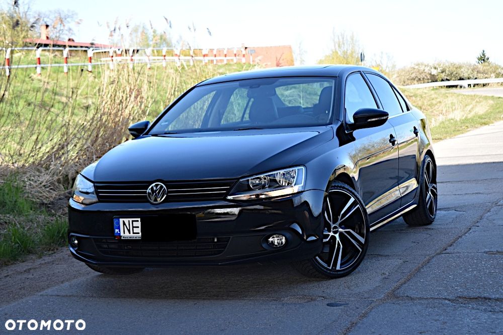 Volkswagen Jetta 1.6 TDI DSG Blue Motion Technology Life - 2
