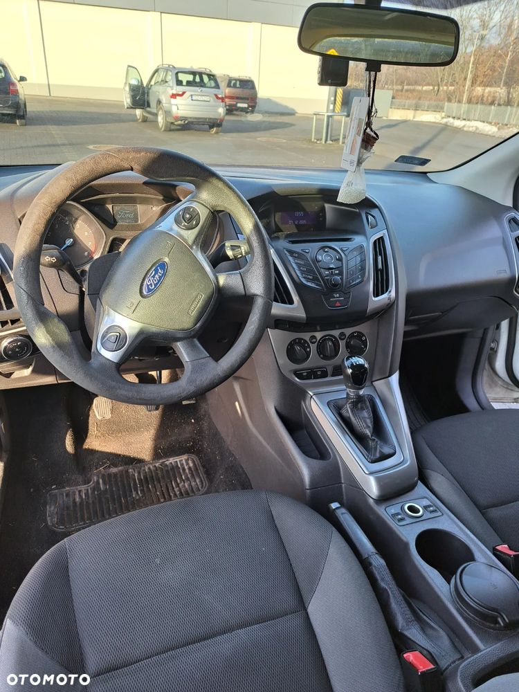 Ford Focus SW - 15