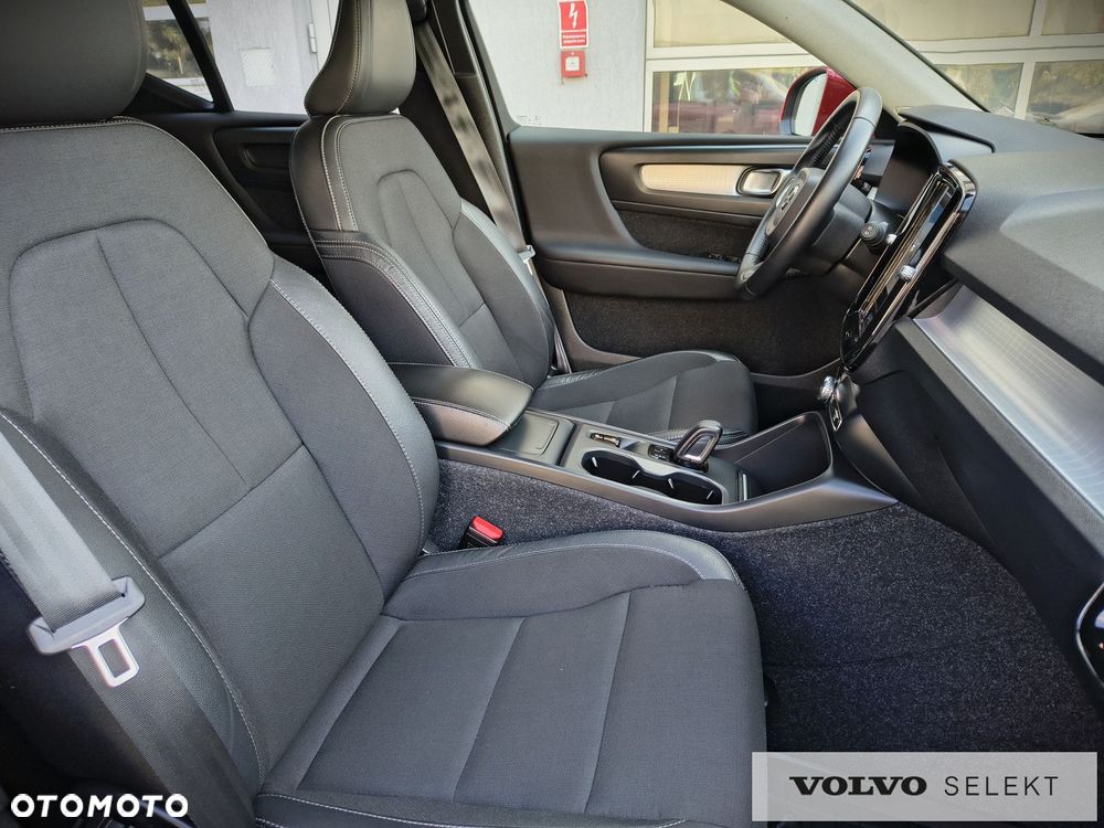Volvo XC 40 - 25