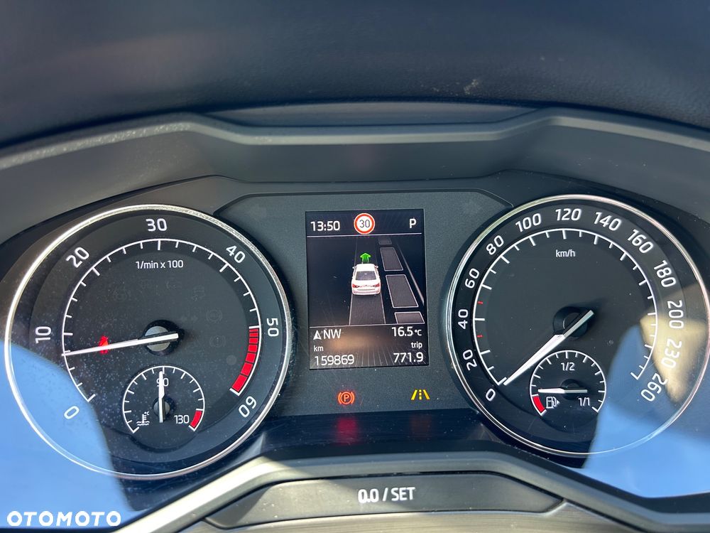 Skoda Superb 2.0 TDI DSG Premium Edition - 21