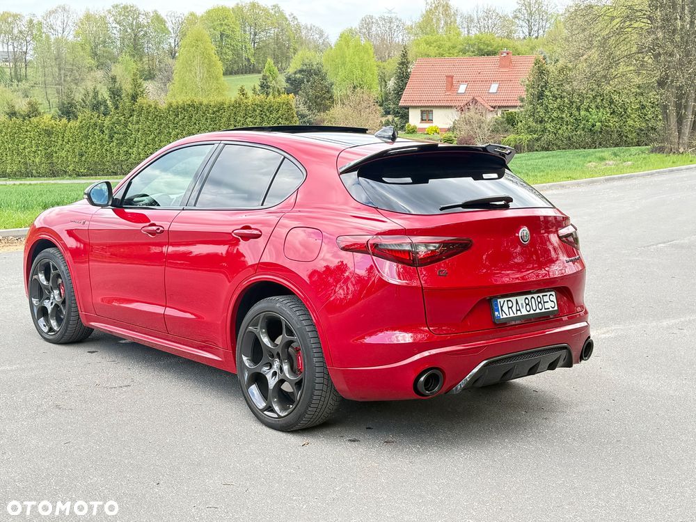 Alfa Romeo Stelvio 2.0 Turbo 16V AT8-Q4 Veloce Ti - 3