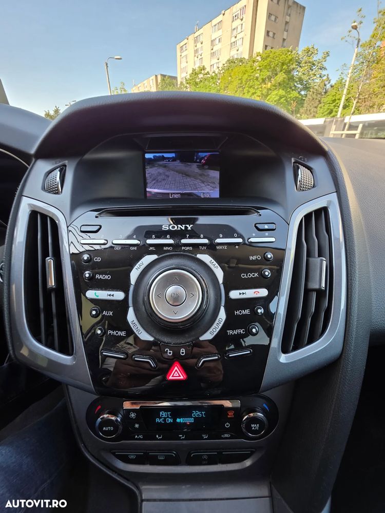 Ford Focus 1.6 TDCI DPF Titanium - 8