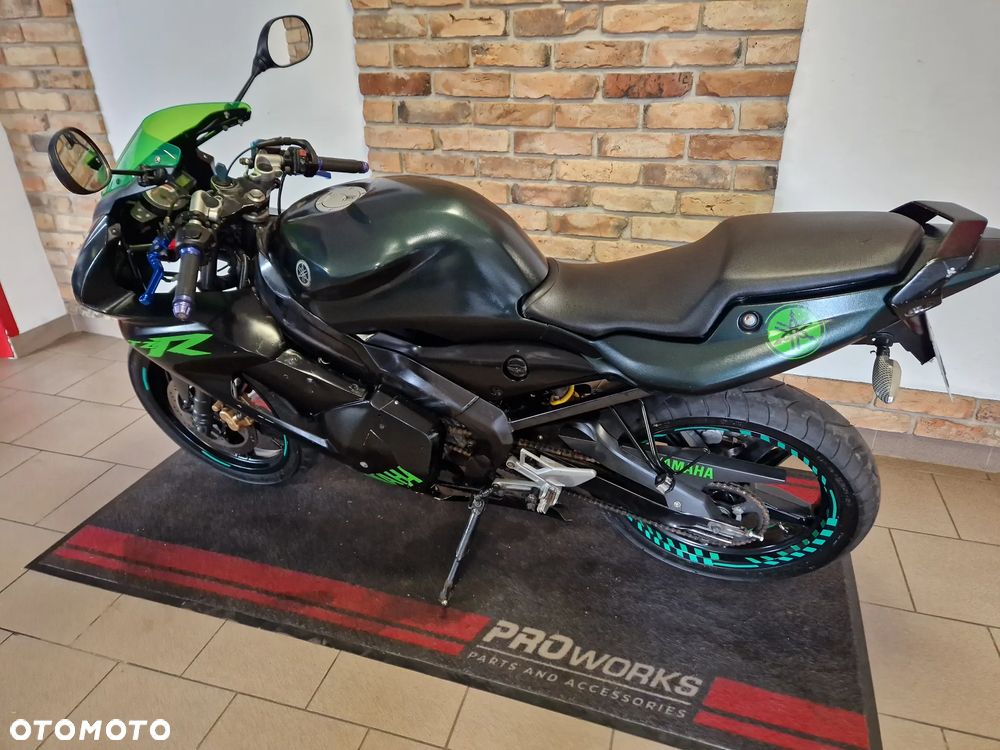 Yamaha TZR - 8