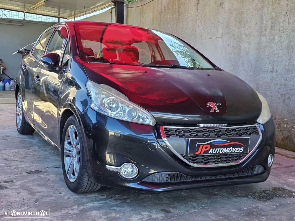 Peugeot 208 1.6 e-HDi Allure - 1