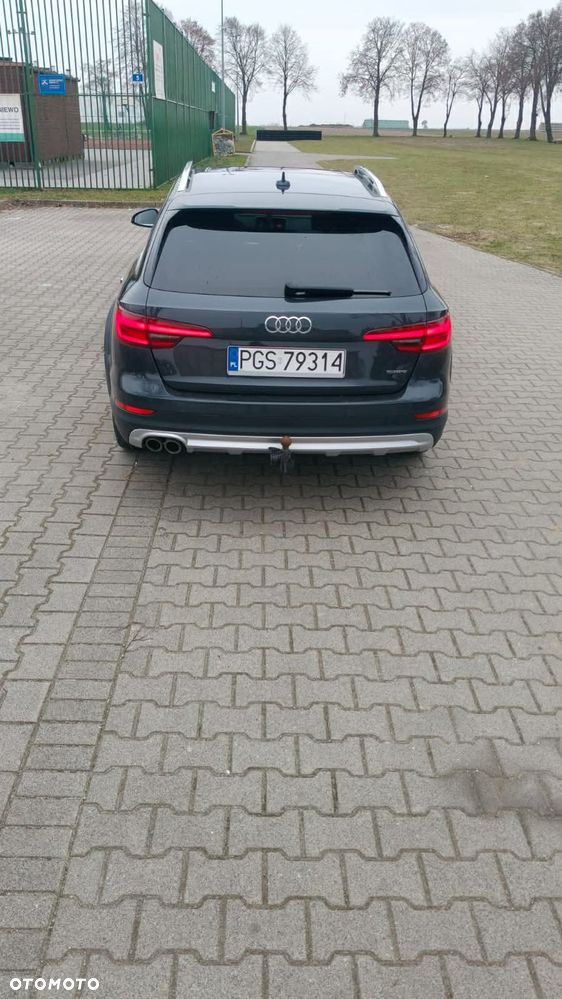 Audi A4 Allroad - 32