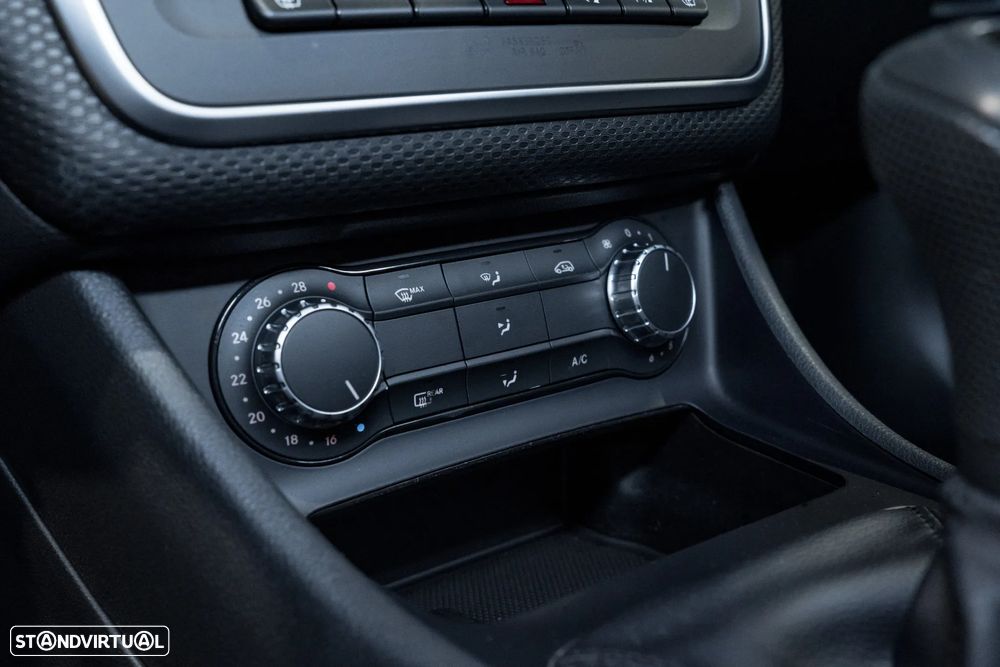 Mercedes-Benz A 160 d Urban - 19