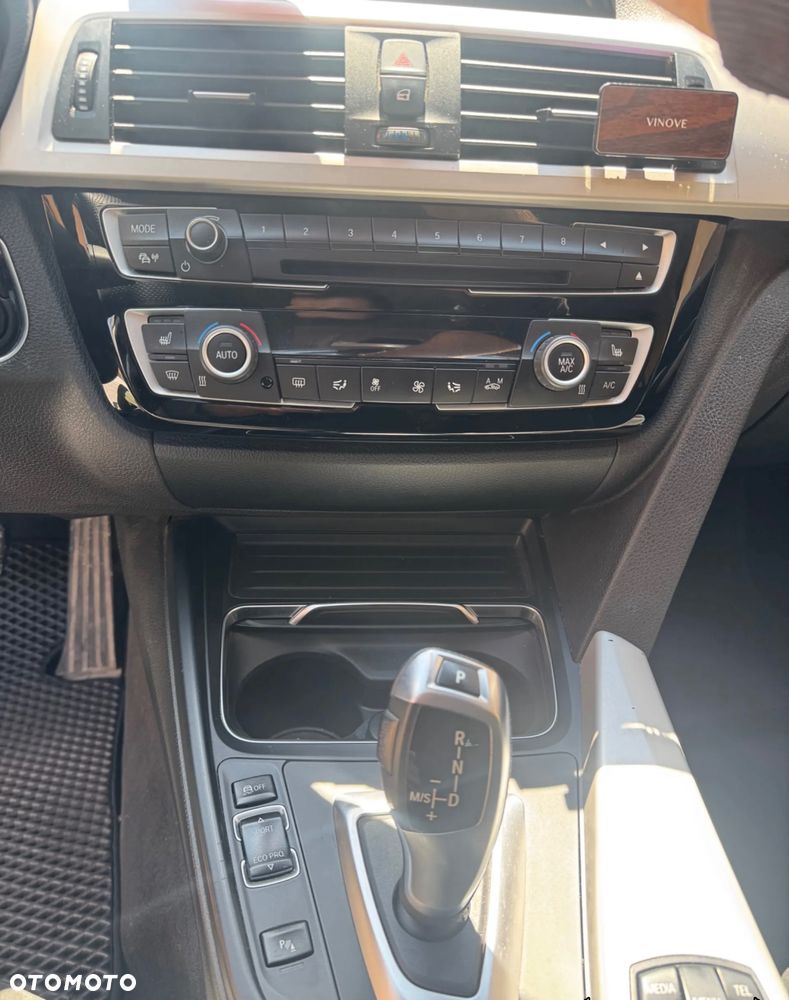 BMW Seria 3 320d Efficient Dynamics - 13