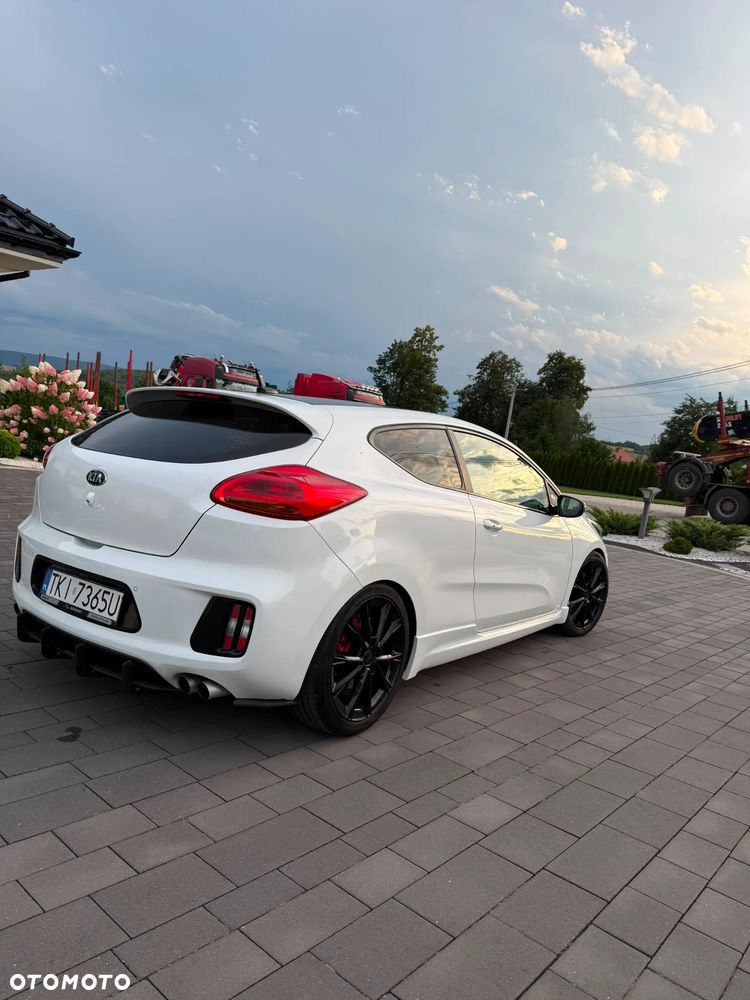 Kia ProCeed 1.6 T-GDI GT L - 17