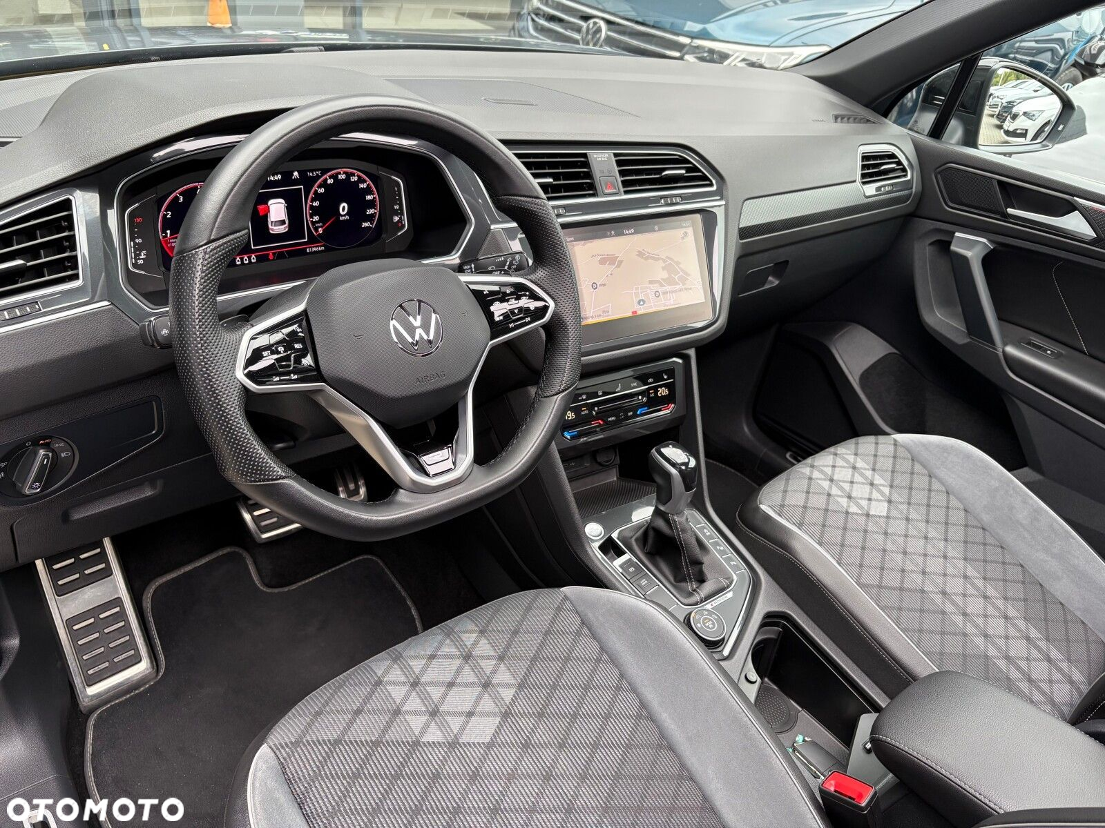 Volkswagen Tiguan - 11