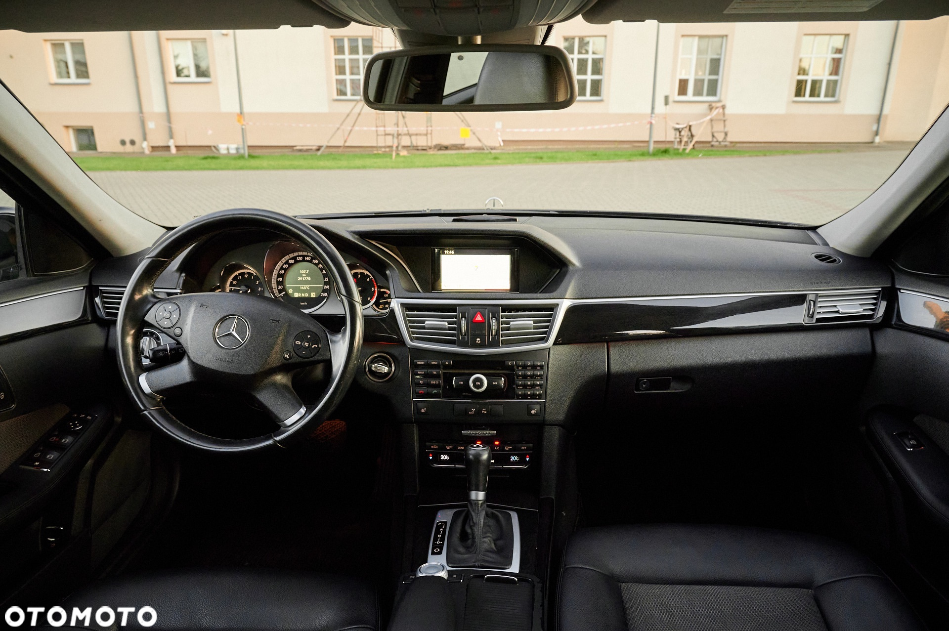 Mercedes-Benz Klasa E 200 BlueTEC 7G-TRONIC Avantgarde - 35
