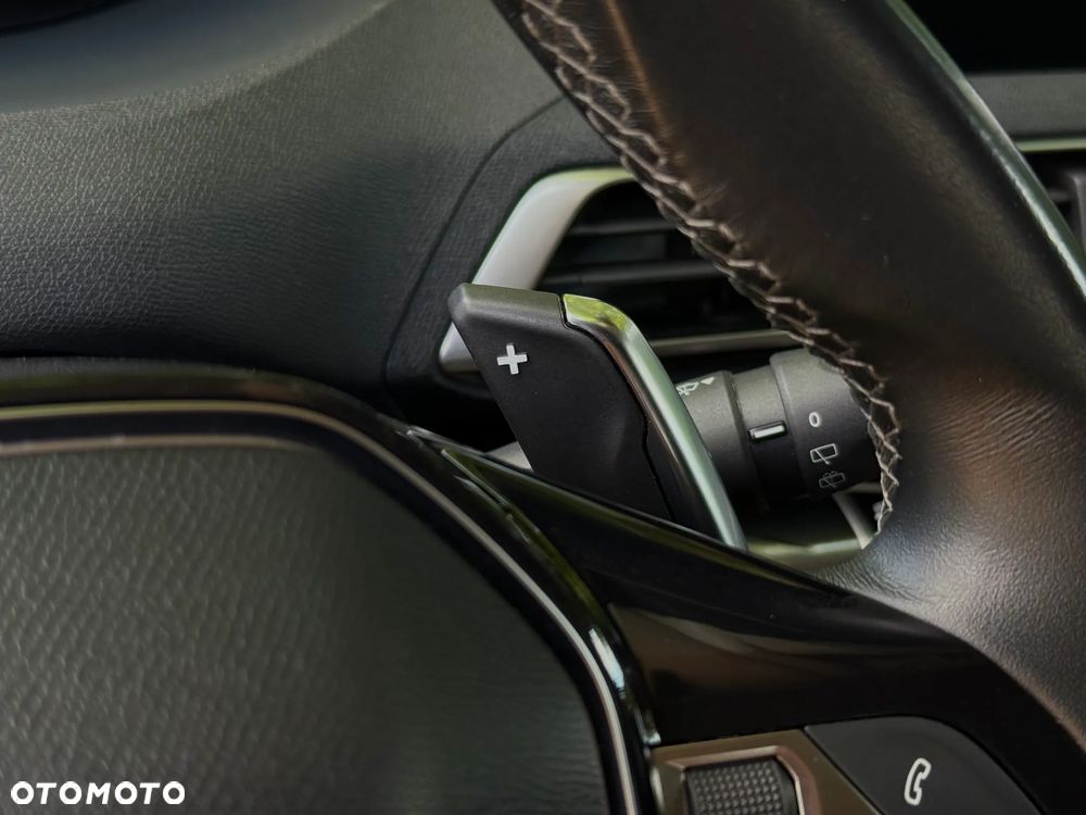 Peugeot 3008 1.2 PureTech GPF Active S&S EAT8 - 19
