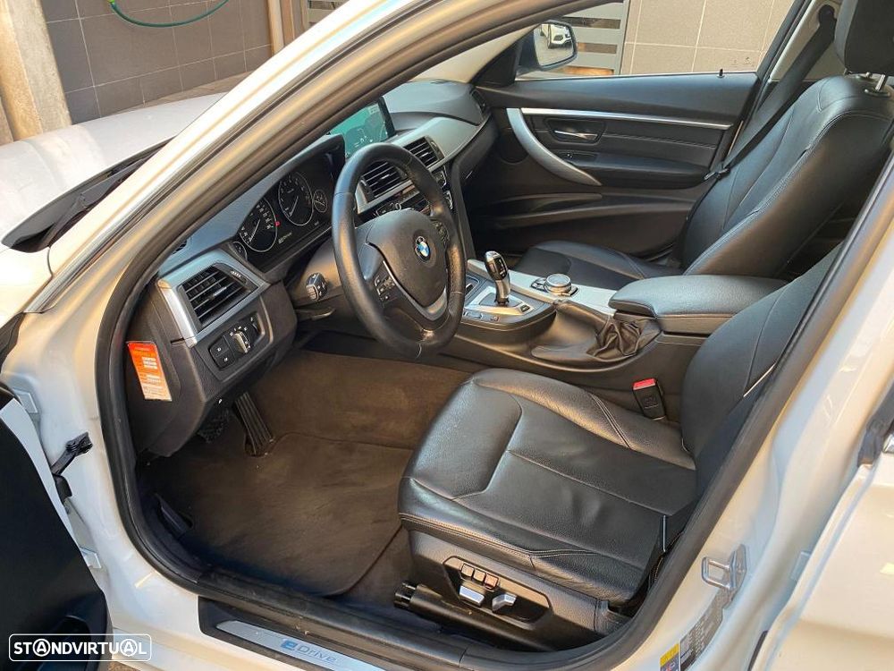 BMW 330 e iPerformance Line Sport - 12