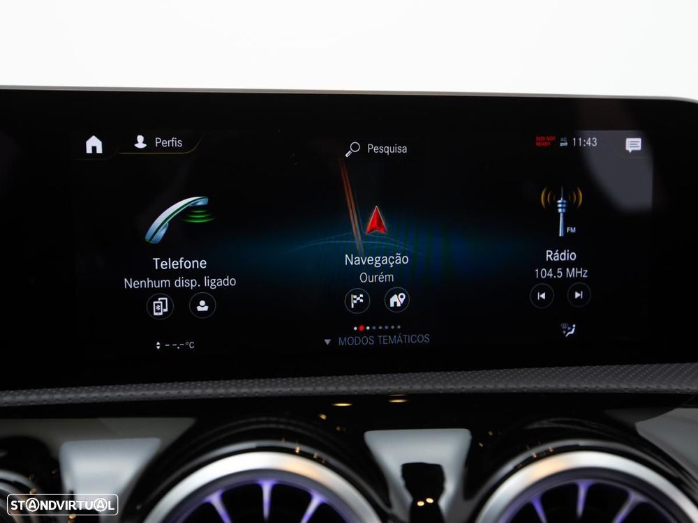 Mercedes-Benz A 250 7G-DCT AMG Line - 25