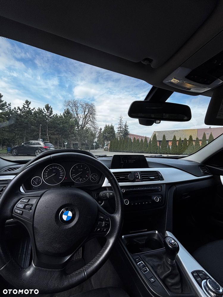 BMW Seria 3 320d DPF Efficient Dynamics Edition - 18