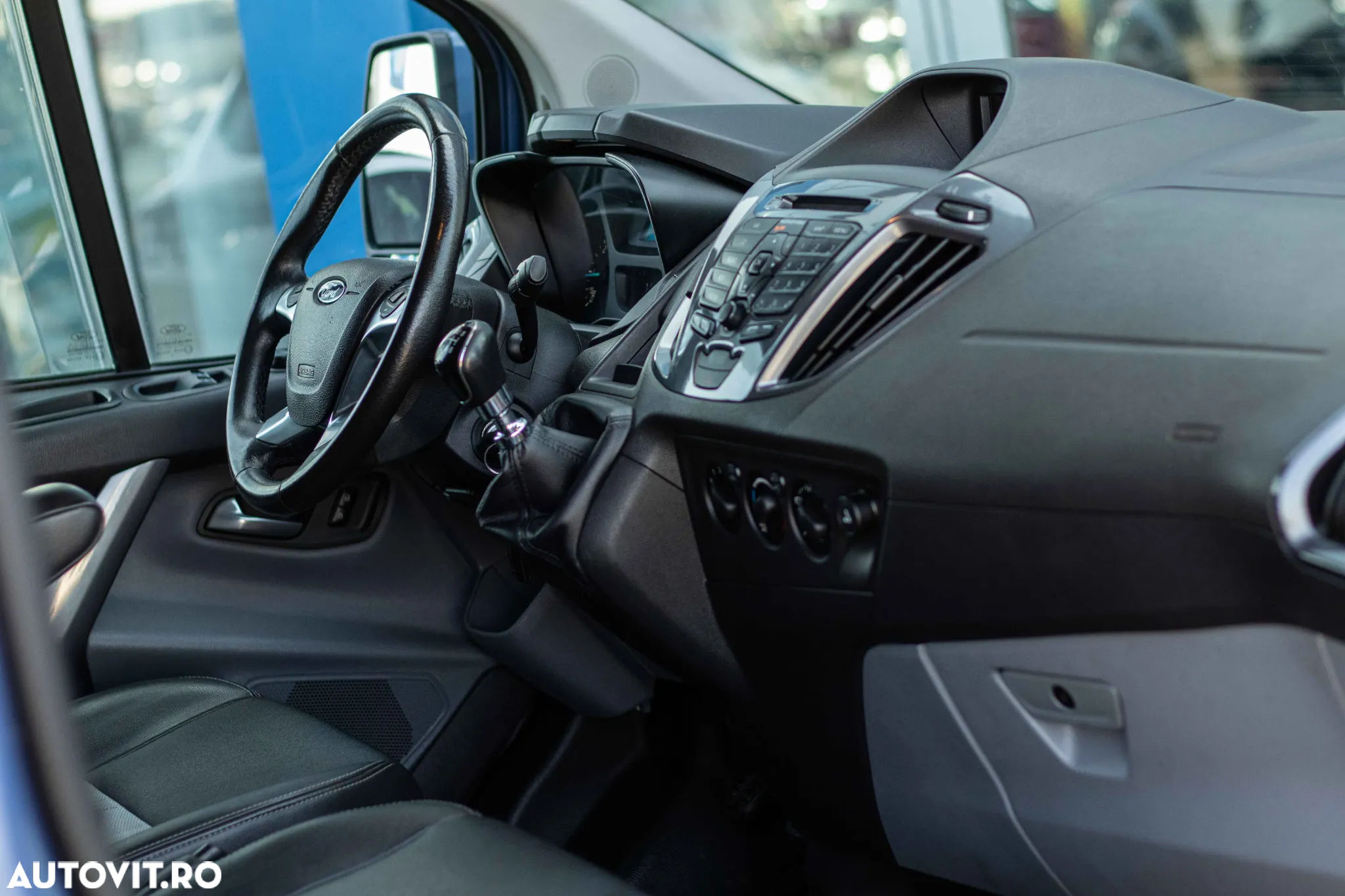 Ford Custom Van Sport 290 LWB - 20