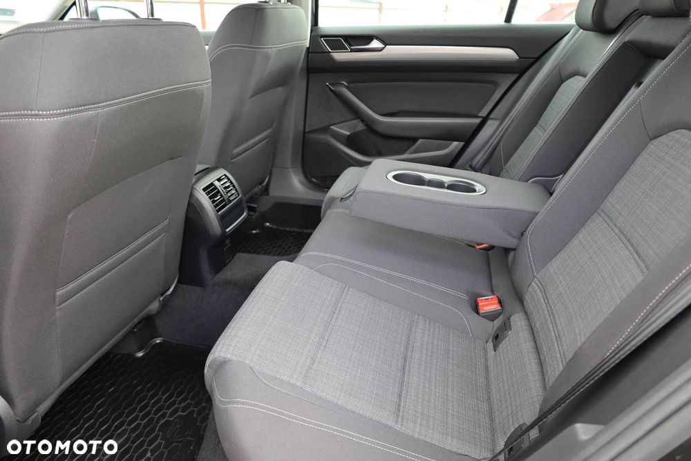 Volkswagen Passat 2.0 TSI Business DSG - 40
