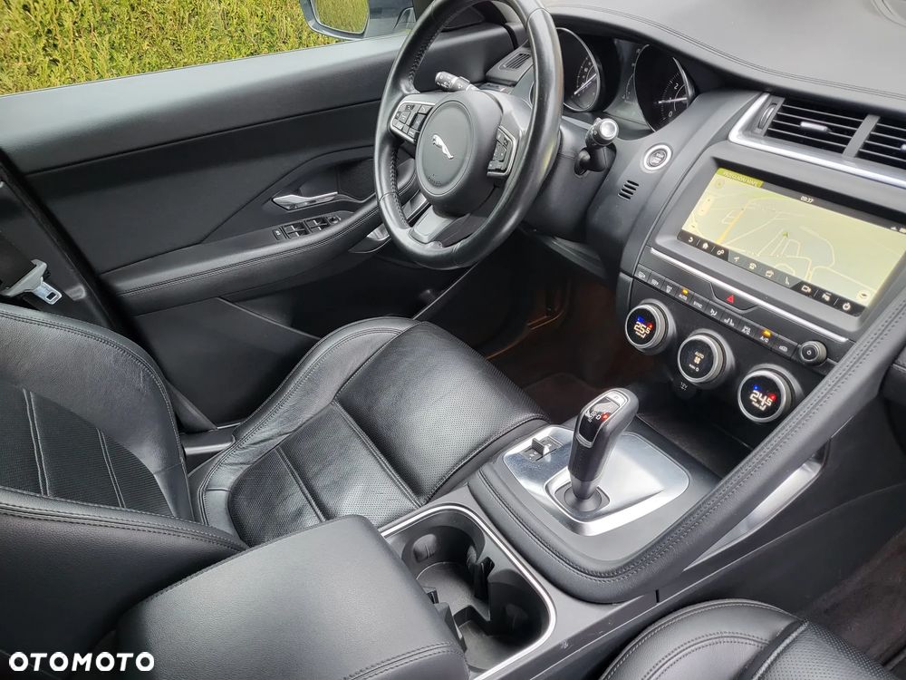 Jaguar E-Pace 2.0 i4P AWD HSE - 9