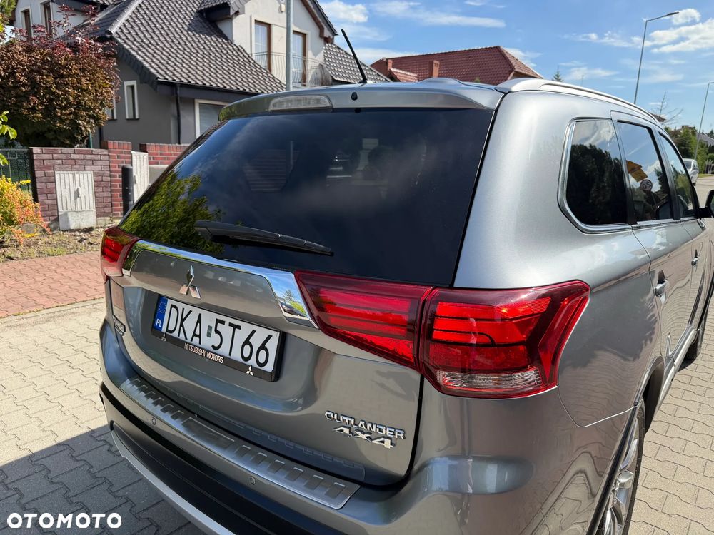 Mitsubishi Outlander - 23