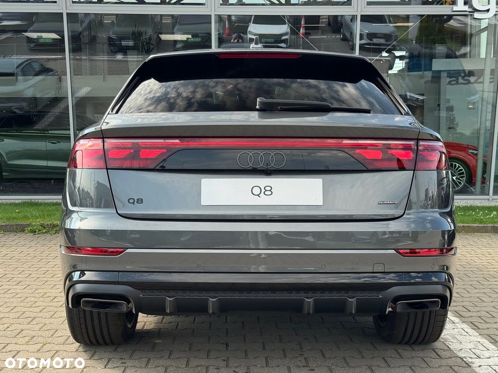 Audi Q8 - 8