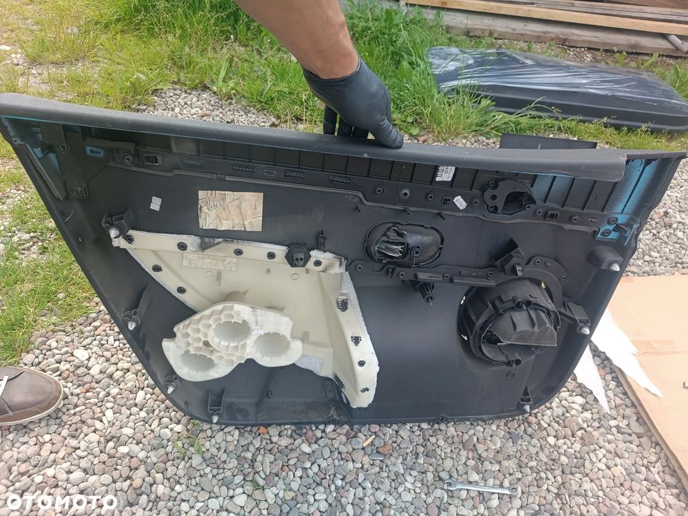RENAULT CLIO III LIFT 2012R BOCZEK DRZWI PRZEDNI PRAWY 5-DRZWI - 2
