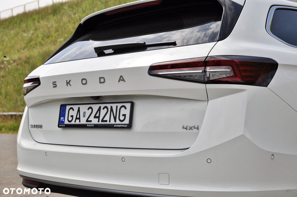 Skoda Superb 2.0 TDI SCR 4x4 L&K DSG - 11