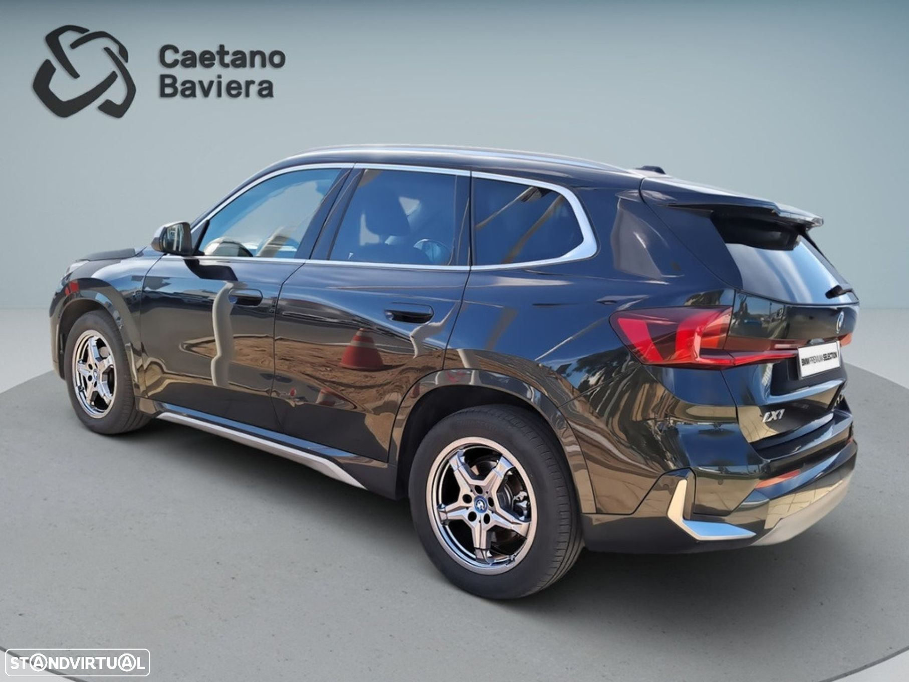 BMW iX1 eDrive20 Pack Desportivo M - 6