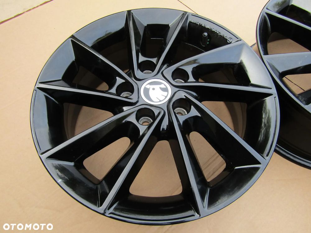 4x Felgi 16 Skoda Octavia II III IV Karoq VW T-ROC T Roc Jetta Golf V VI VII Touran Caddy Jetta Seat Ateca Leon Ateca 6 j 5x112 ET43 - 16