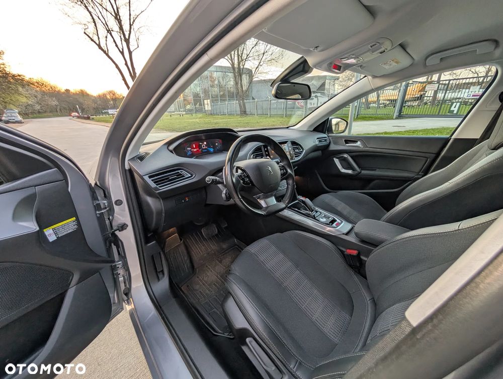 Peugeot 308 BlueHDi 130 EAT8 Stop & Start Allure Pack - 19