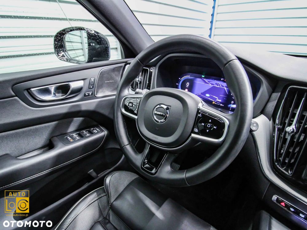 Volvo XC 60 B4 D AWD Plus Dark - 29