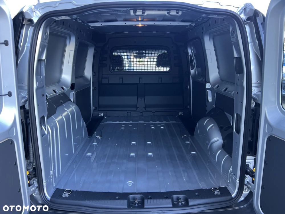 Ford Transit Connect - 17
