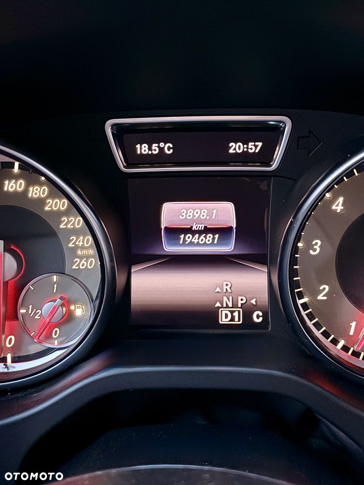 Mercedes-Benz CLA 250 7G-DCT Urban - 25