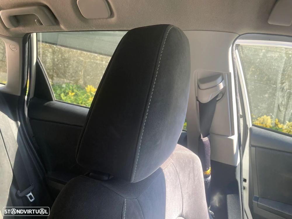Toyota Auris Touring Sports 1.8 HSD Comfort +P.Techno+P.Sport - 41