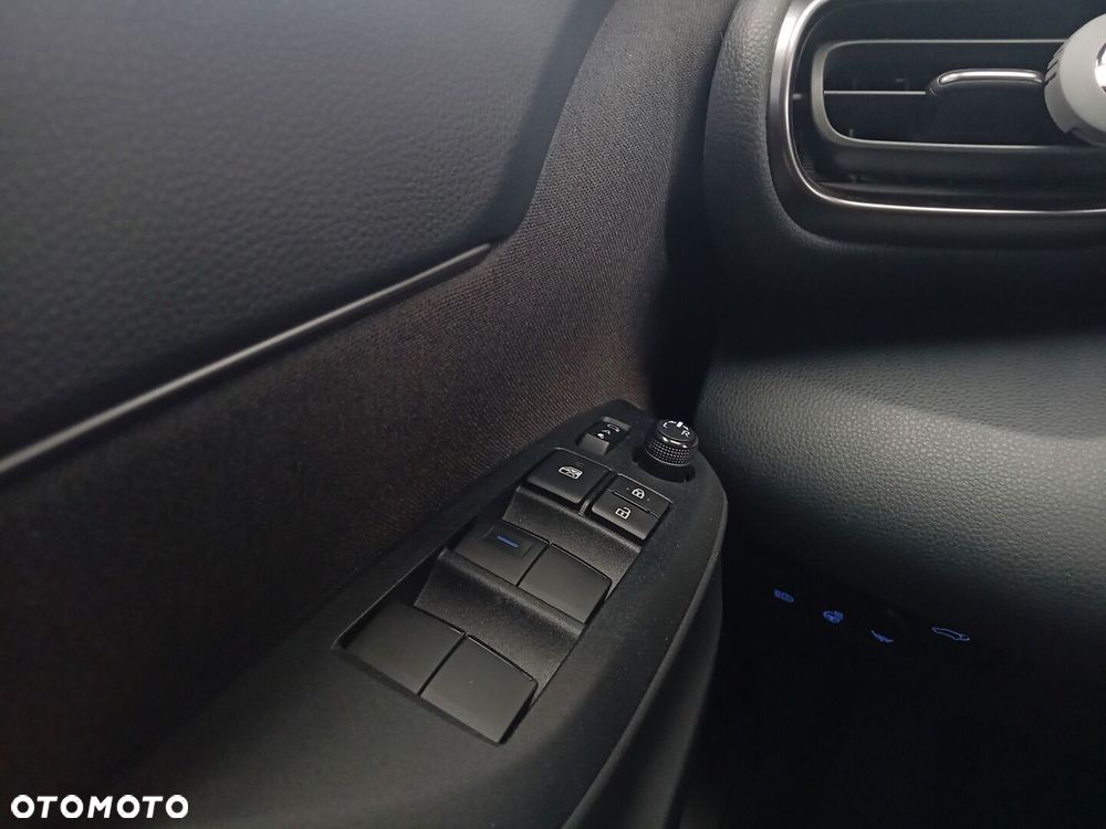 Toyota Yaris Cross - 17