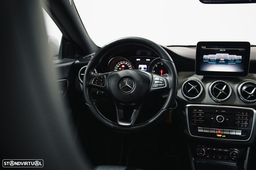 Mercedes-Benz CLA 180 d Shooting Brake Urban Aut. - 8