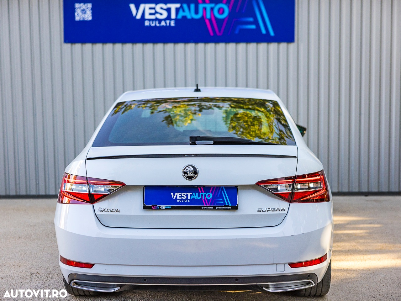 Skoda Superb 2.0 TDI DSG Sportline - 23