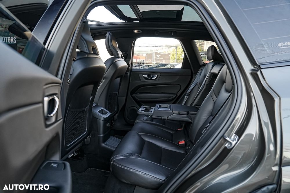 Volvo XC 60 T6 AWD Recharge Geartronic RDesign - 12
