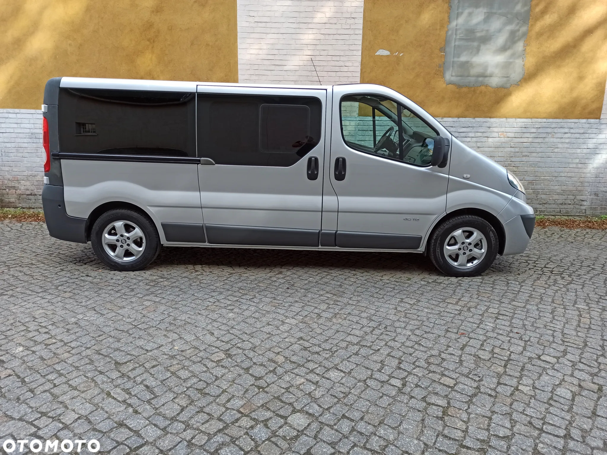Opel Vivaro L2H1 2.9t Essentia - 17