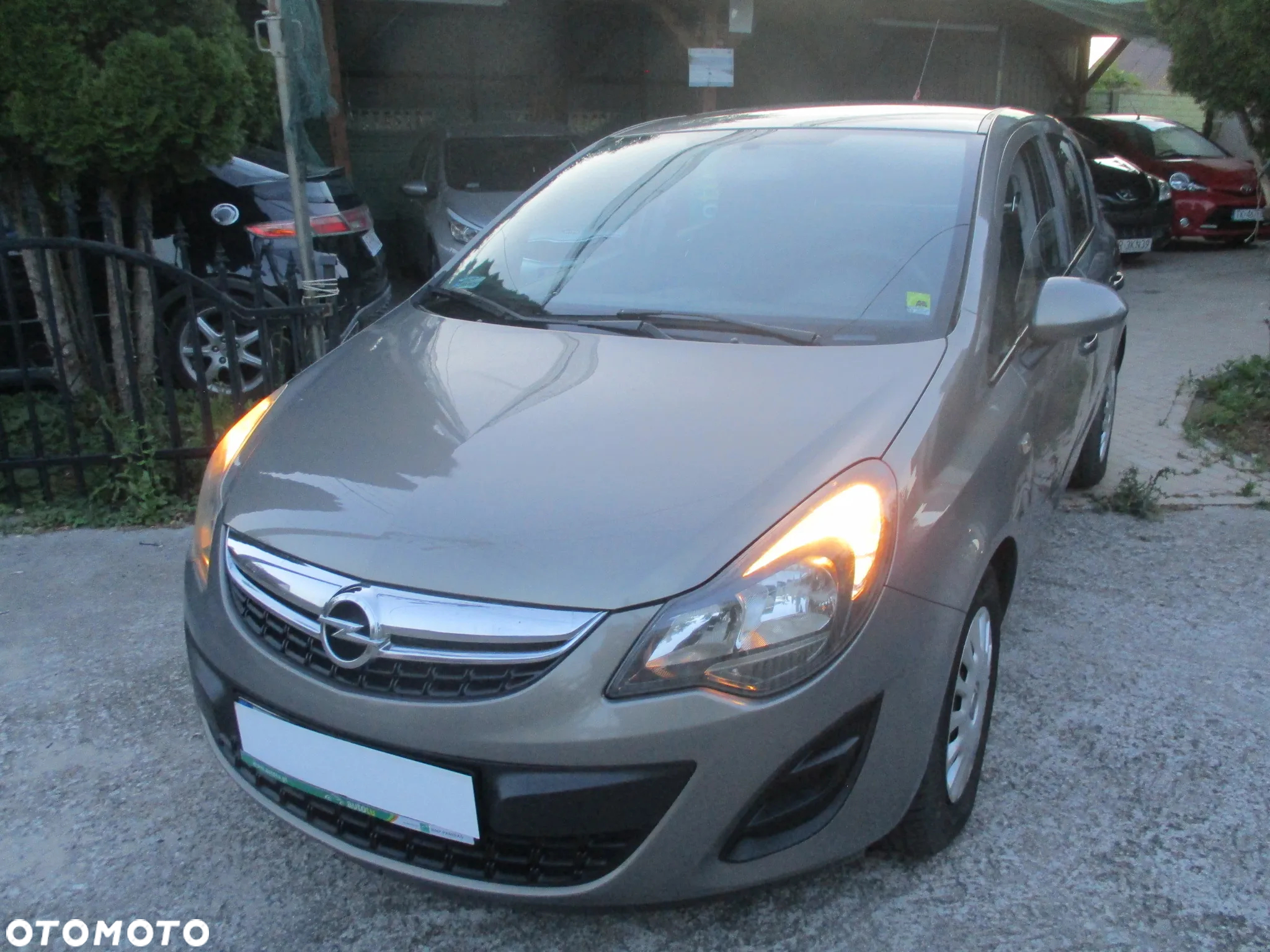 Opel Corsa 1.2 16V Edition / Active - 4
