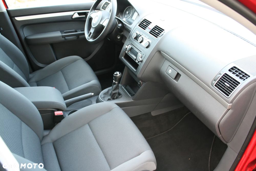 Volkswagen Touran 1.6 TDI DPF BlueMotion Technology Trendline - 19