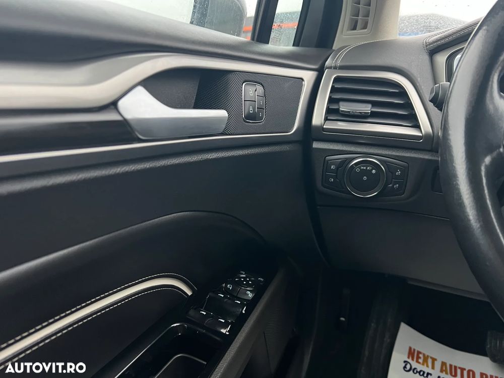 Ford Mondeo 2.0 HEV Vignale - 21