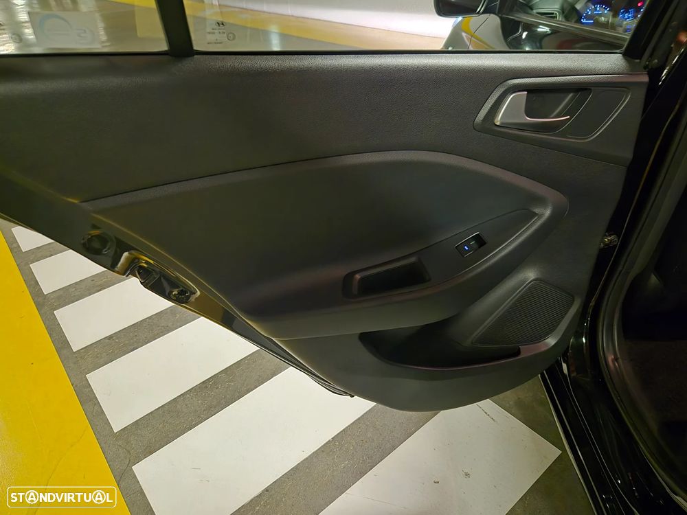 Hyundai i20 1.1 CRDi Blue Access+Bluetooth - 31