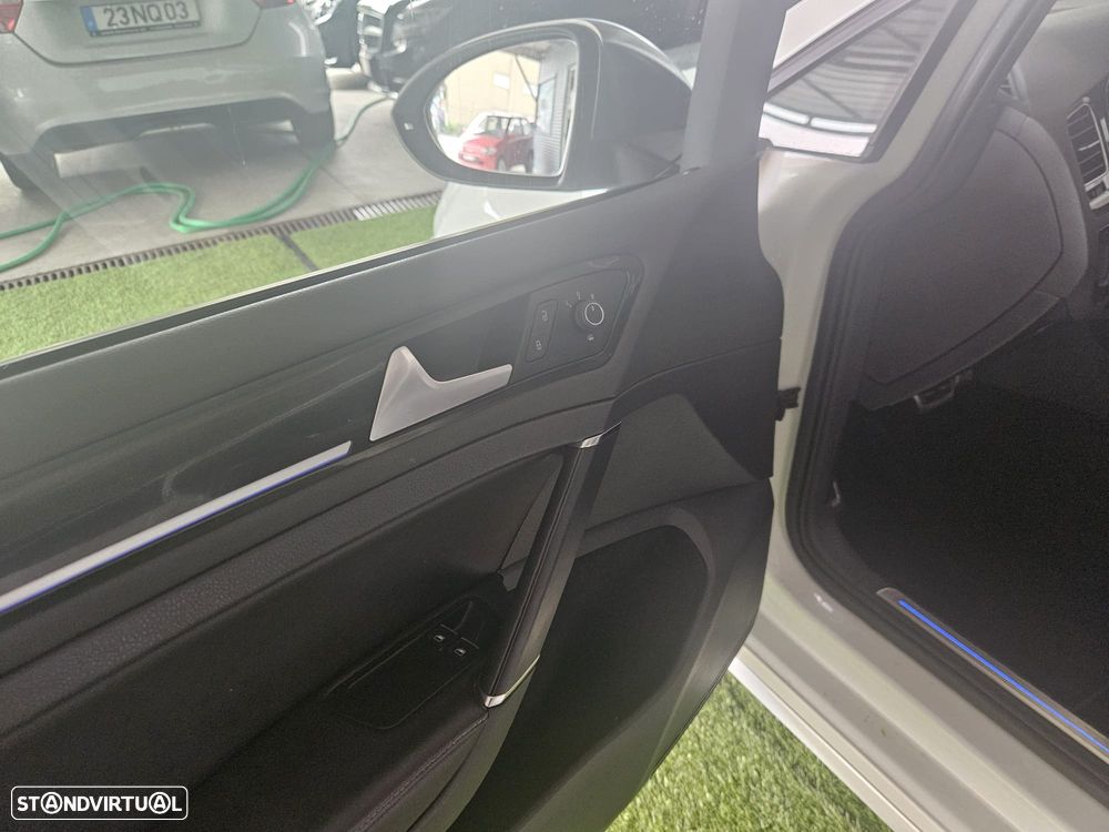 VW Golf R 2.0 TSI OPF 4Motion DSG - 14