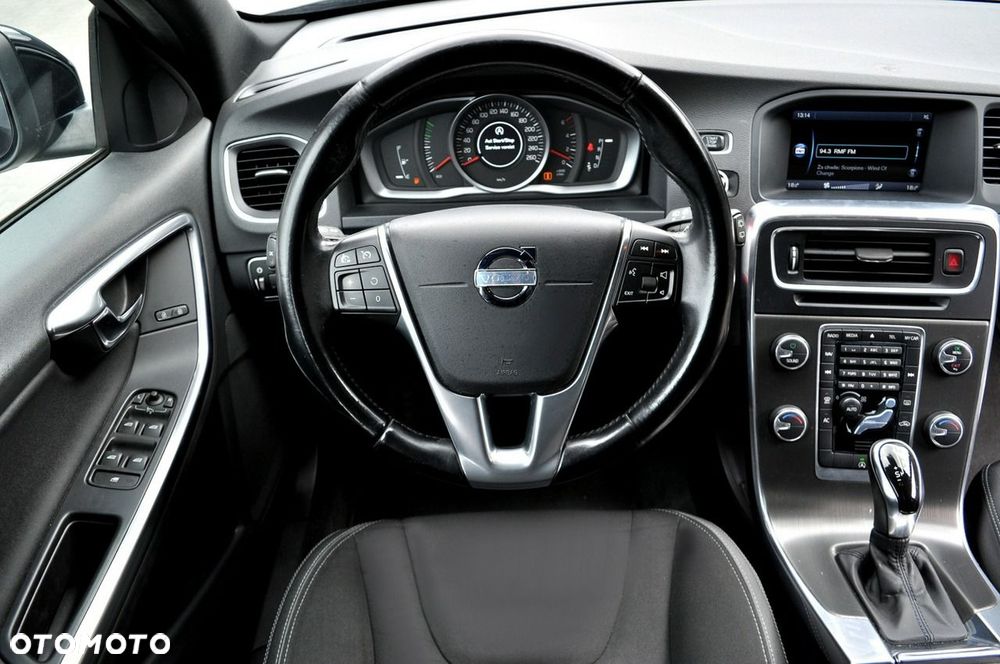 Volvo V60 D3 Geartronic Momentum - 23
