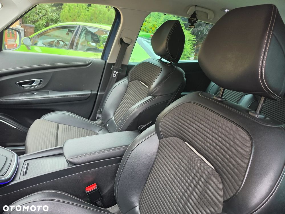 Renault Grand Scenic - 12