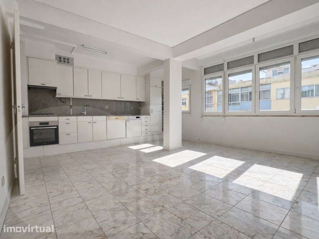 Apartamento T3 remodelado | centro de Almada. - Grande imagem: 2/10