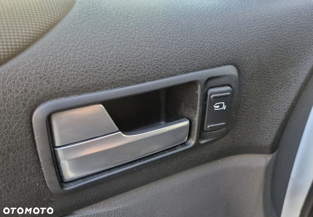 Ford Kuga 2.0 TDCi 2x4 Titanium - 22